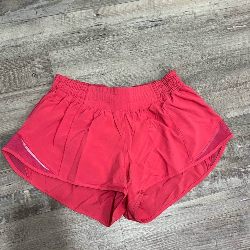 Lululemon Hotty Hot Short size 6 Pink
